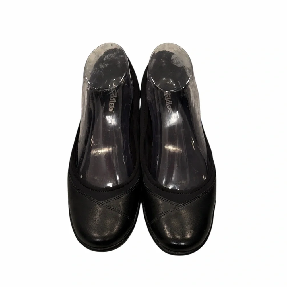 Cobbie Cuddlers Elanor Black Leather Slip-On Flat Comfort Shoe Sz 7W